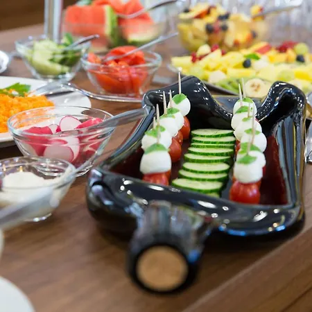 Weingut Schreieck Vinotel & Gutshaus מלון 4*