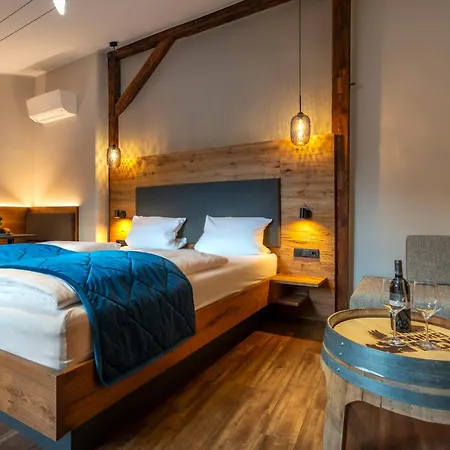 Weingut Schreieck Vinotel & Gutshaus 4*