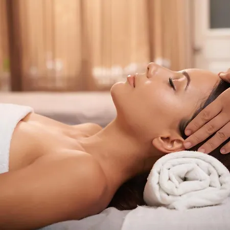 Weingut Schreieck Vinotel & Gutshaus מלון