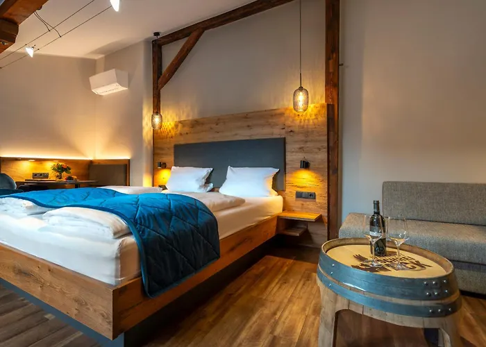 Weingut Schreieck Vinotel & Gutshaus 4*